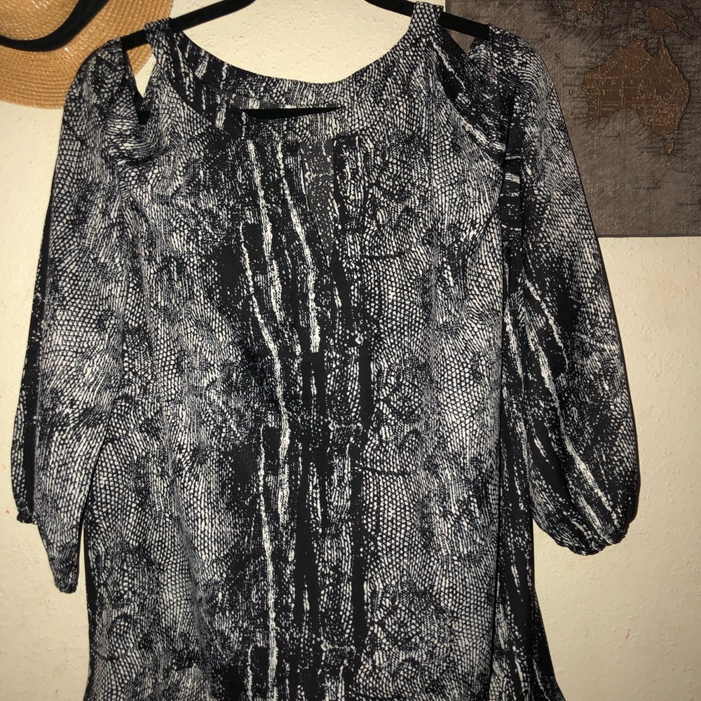 MittoShop L top snakeskin print cropped shoulders
